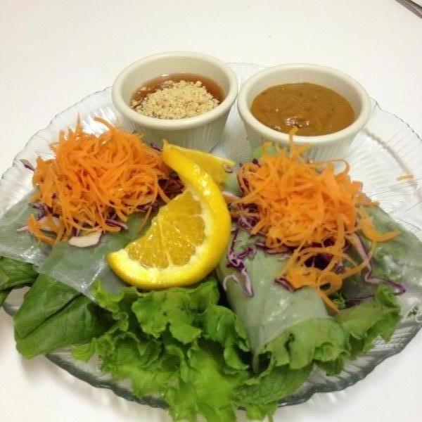 Order 2. Fresh Veggie Spring Roll ( 3 Rolls) food online from Pailin Thai Cafe store, San Diego on bringmethat.com