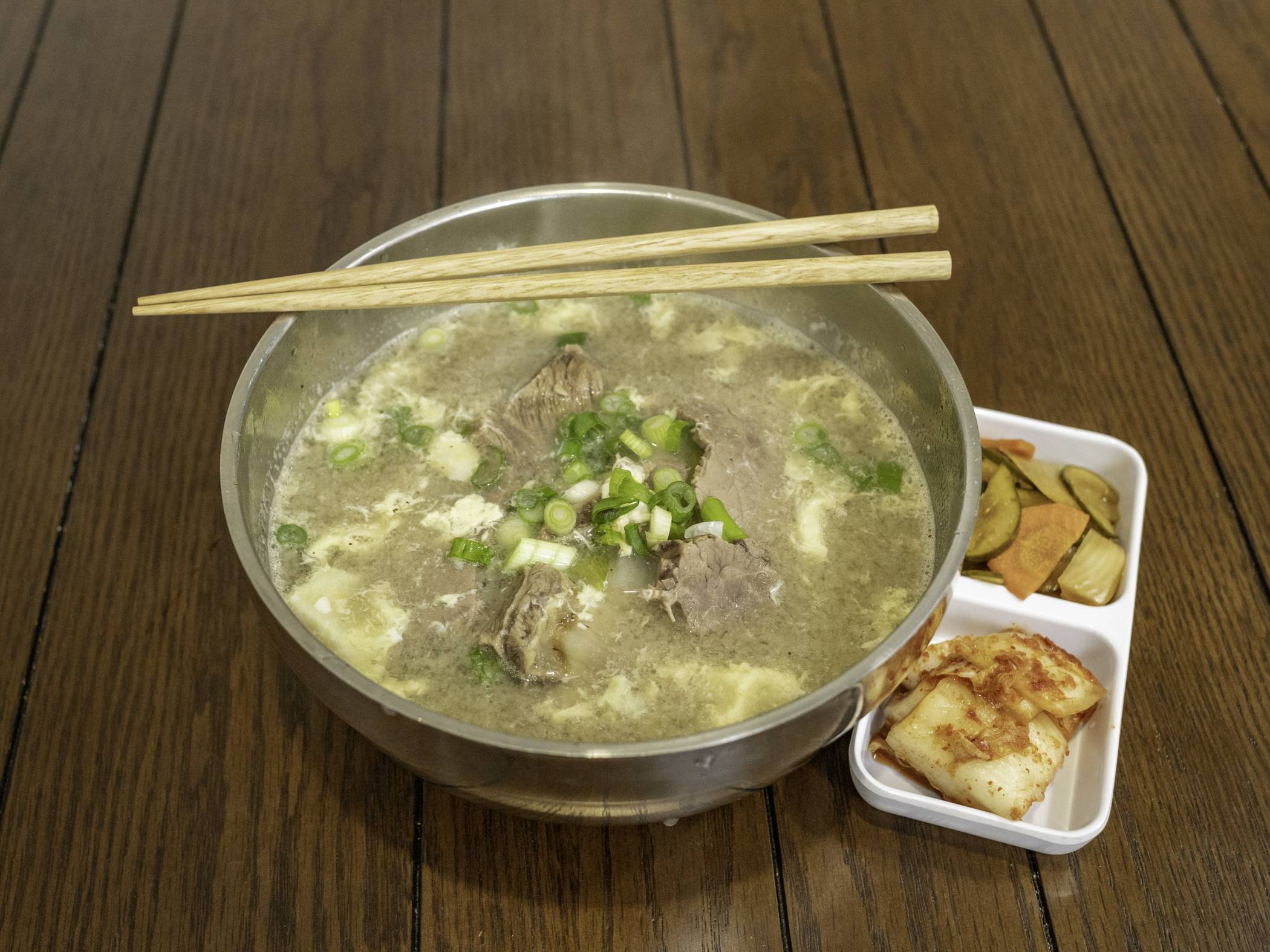 Order 18. 갈비탕 Galbitang food online from Woori Korean Restaurant store, Brooklyn on bringmethat.com