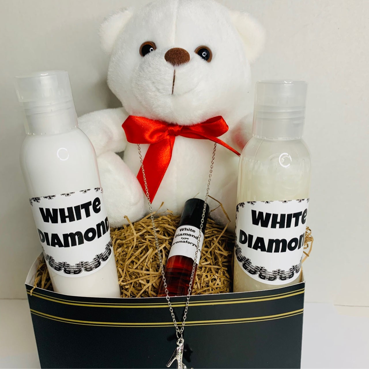 Order White Diamond Gift Basket food online from Sweetheart Gifts store, Morrow on bringmethat.com