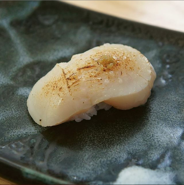 Order Seared Scallop Sushi food online from Sushi House store, Los Angeles on bringmethat.com