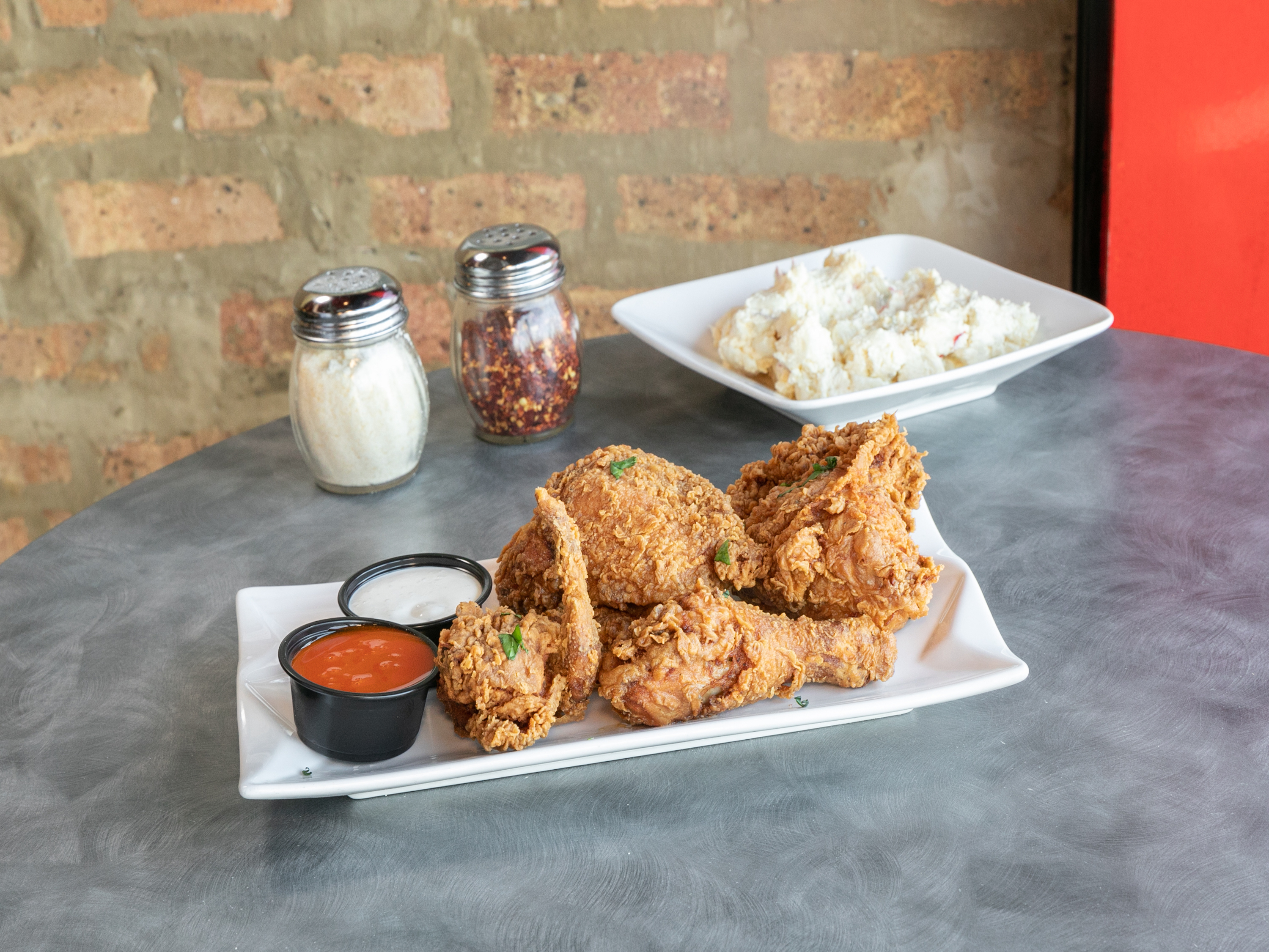 Order 4 Pieces Fried Chicken food online from Si-Pie Pizzeria store, Chicago on bringmethat.com