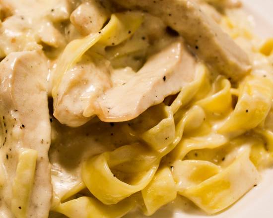 Order Chicken Fettuccine Alfredo food online from Di Rosani store, Irving on bringmethat.com