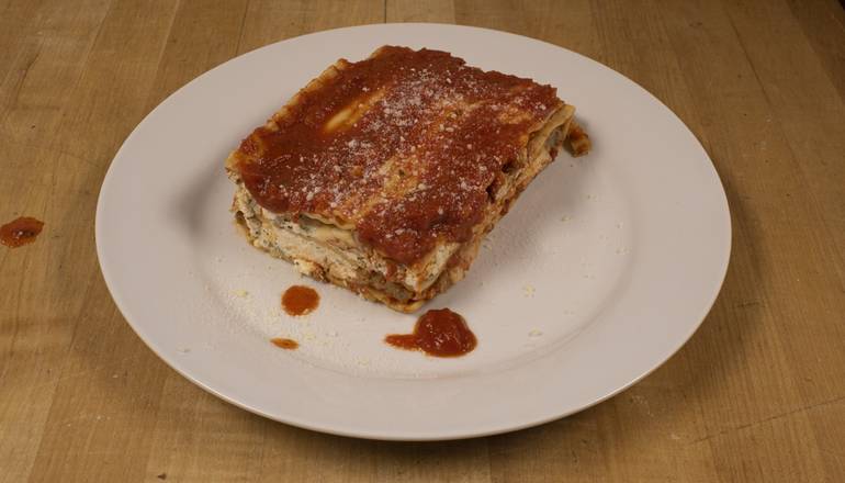 Order 4-Cheese Lasagna Dinner with Sauce food online from Amato's Real Italian Food To Go store, Portland on bringmethat.com