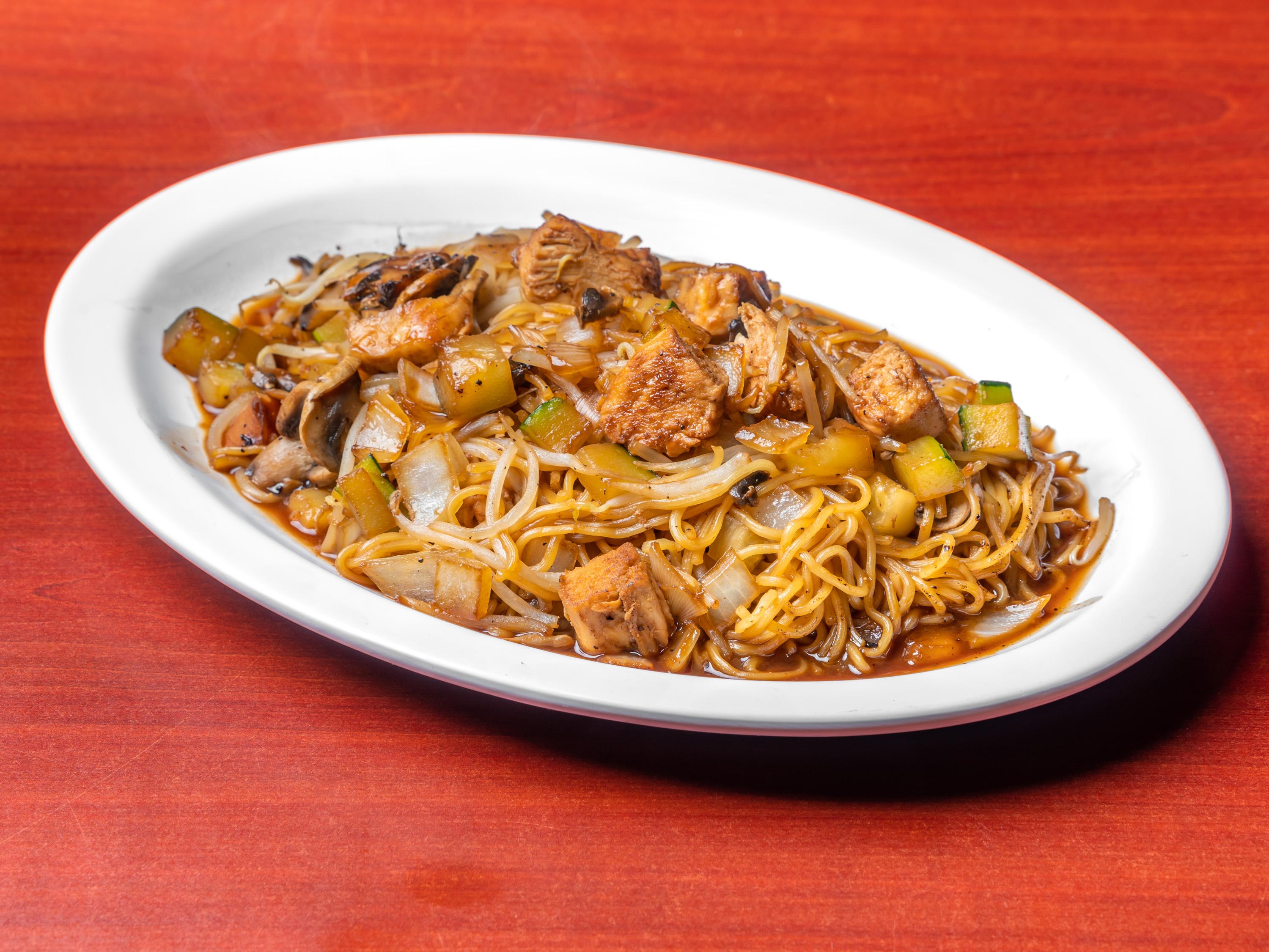 Order Yakisoba Chicken Noodle food online from Siam Hibachi store, Grove City on bringmethat.com