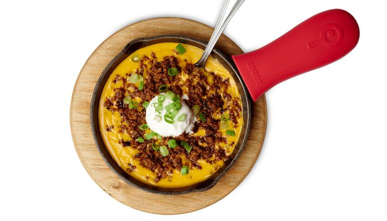 Order Jack's Skillet Queso food online from Boomer Jack Grill & Bar store, Fort Worth on bringmethat.com
