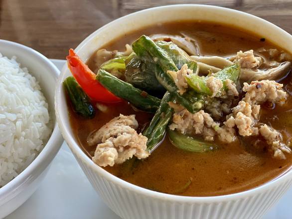 Order 28. Kaeng Pa Gai (Jungle Curry) food online from Khao Yai Thai Kitchen store, Beaverton on bringmethat.com