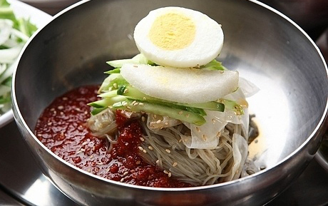 Order 33. Bi-bim-naeng-myun(비빔냉면) food online from Banpojung store, Chicago on bringmethat.com