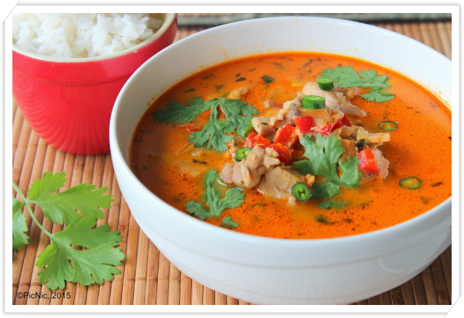 Order Red Curry food online from Umma House Restaurant & Cafe store, Atlanta on bringmethat.com