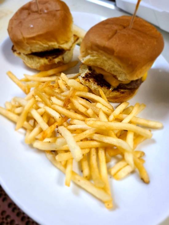 Order Kids Sliders and Fries food online from Cowboy Cafe store, Arlington on bringmethat.com