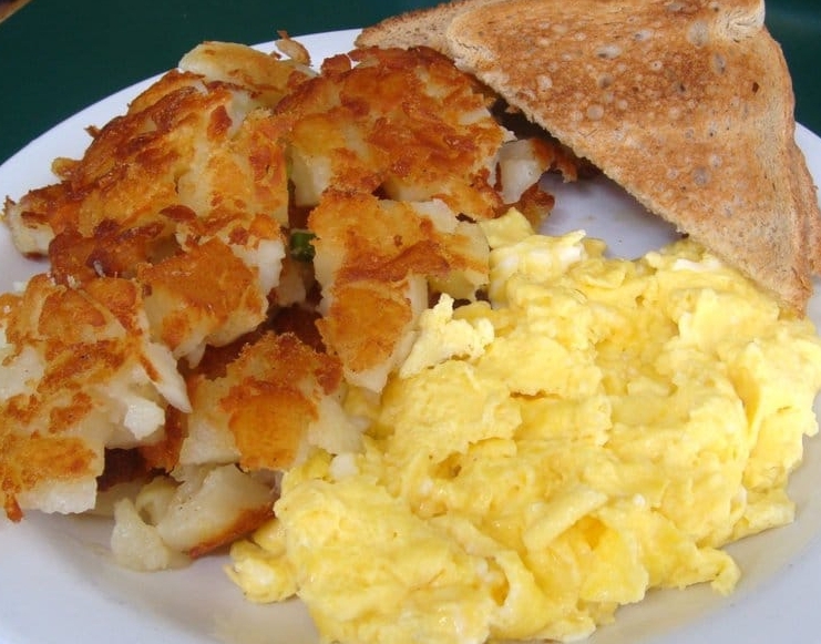 Order 2 Eggs, Potatoes and Toast Breakfast Platter food online from Greenwood Lake Bagels store, Greenwood Lake on bringmethat.com