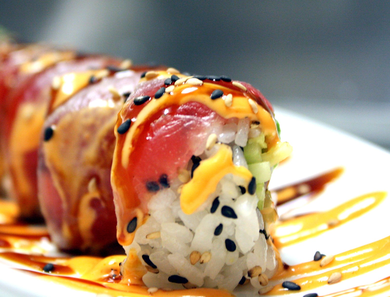Order Pyro Seared Tuna Roll food online from Ginger Exchange Symphony store, Boston on bringmethat.com