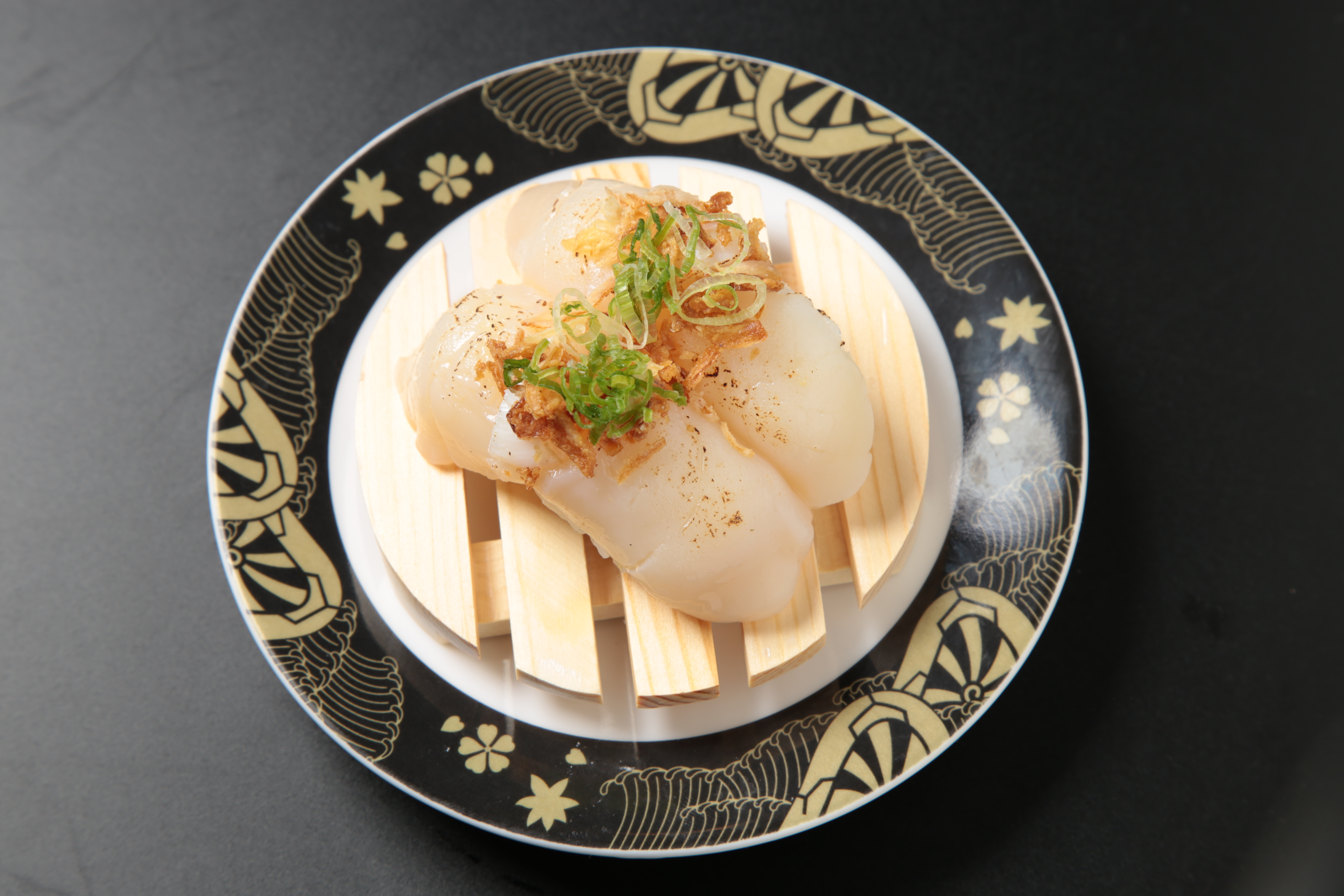 Order Seared Scallop Nigiri food online from Izumi Revolving Sushi store, Daly City on bringmethat.com