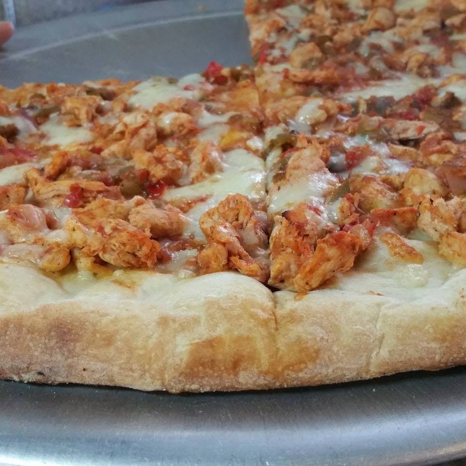 Order Buffalo Chicken Pizza - Medium 14" food online from John Pizza store, Yonkers on bringmethat.com