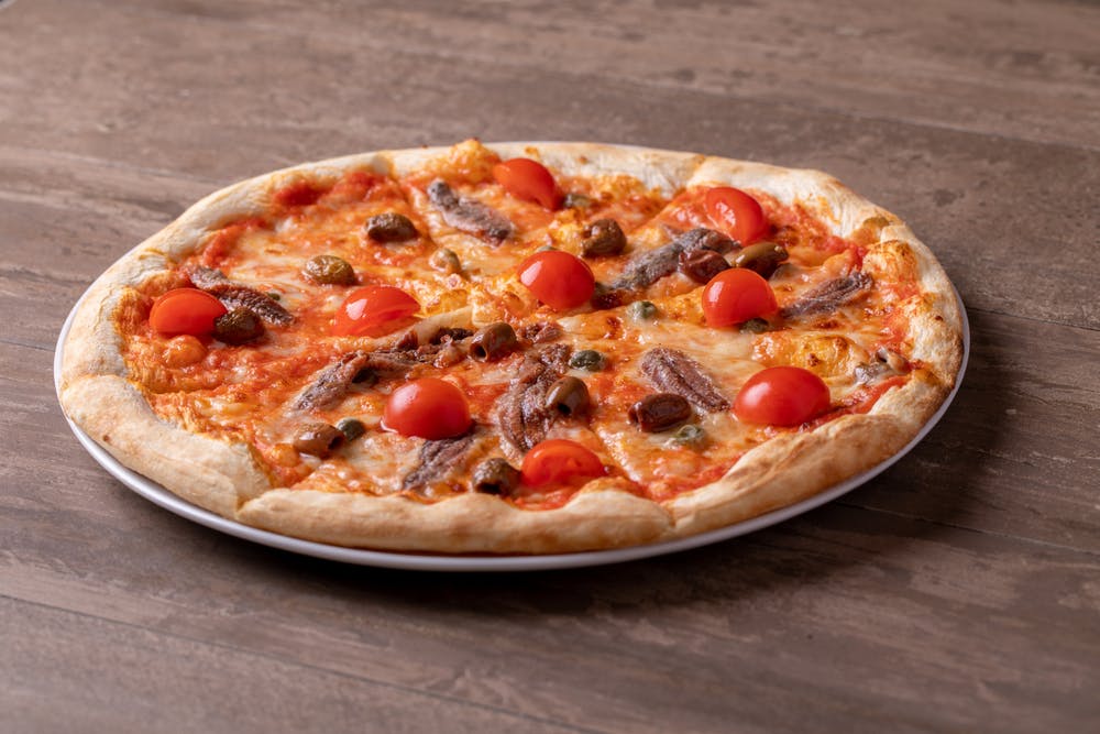Order Chicken Pesto Pizza - Small 10'' food online from Grandstand Pizza store, El Cajon on bringmethat.com