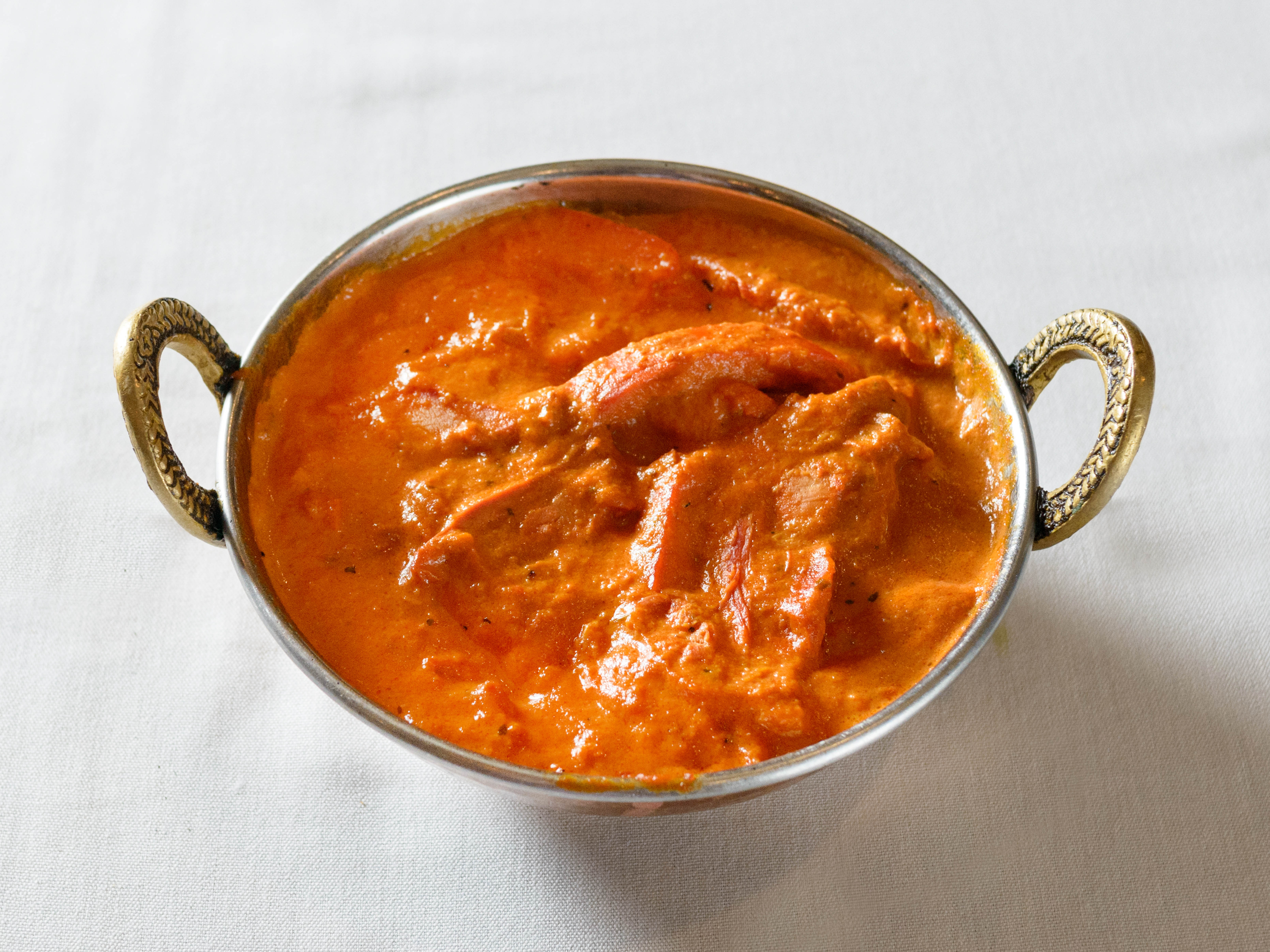 Order Butter Chicken food online from Maharaja Indian Cuisine store, Rosemont on bringmethat.com
