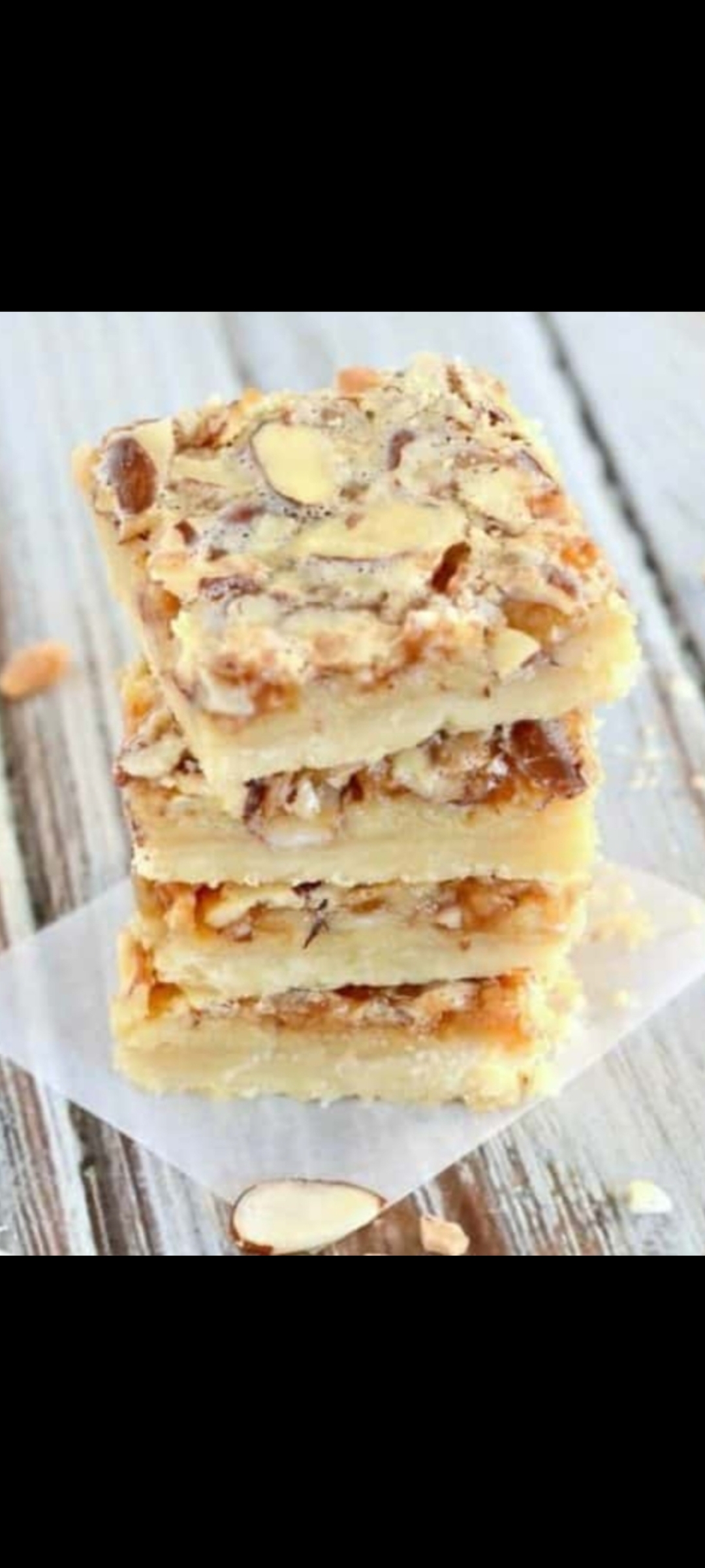 Order Almond Square  food online from American Gourmet Foods Deli store, New York on bringmethat.com