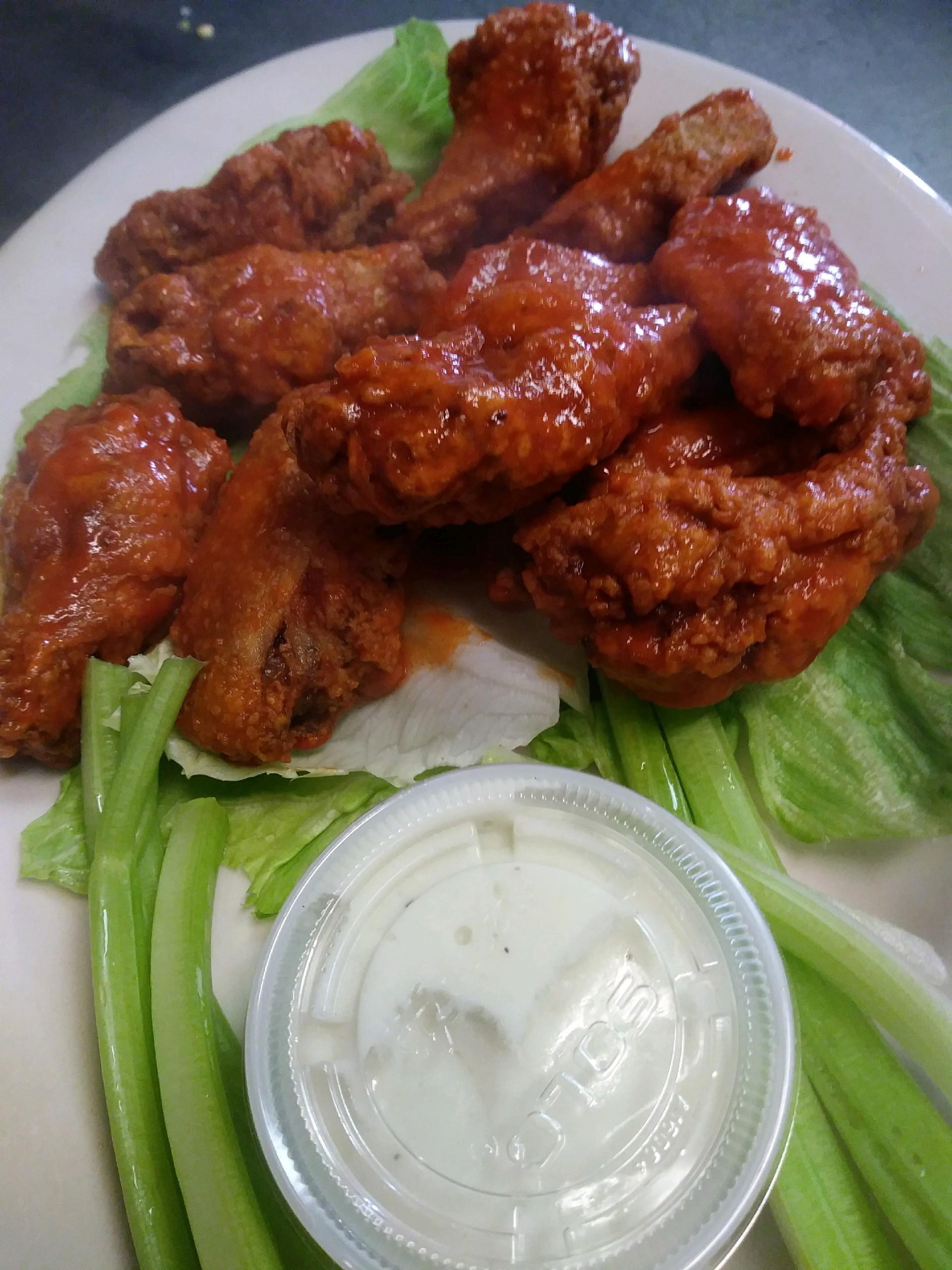 Order 9 Pieces Buffalo Wings food online from Sofia's Pizza store, Brooklyn on bringmethat.com