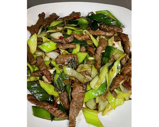 Order 09. Shred Beef with Tai Pepper & Cila food online from Ding Asian Fusion store, Bethany on bringmethat.com