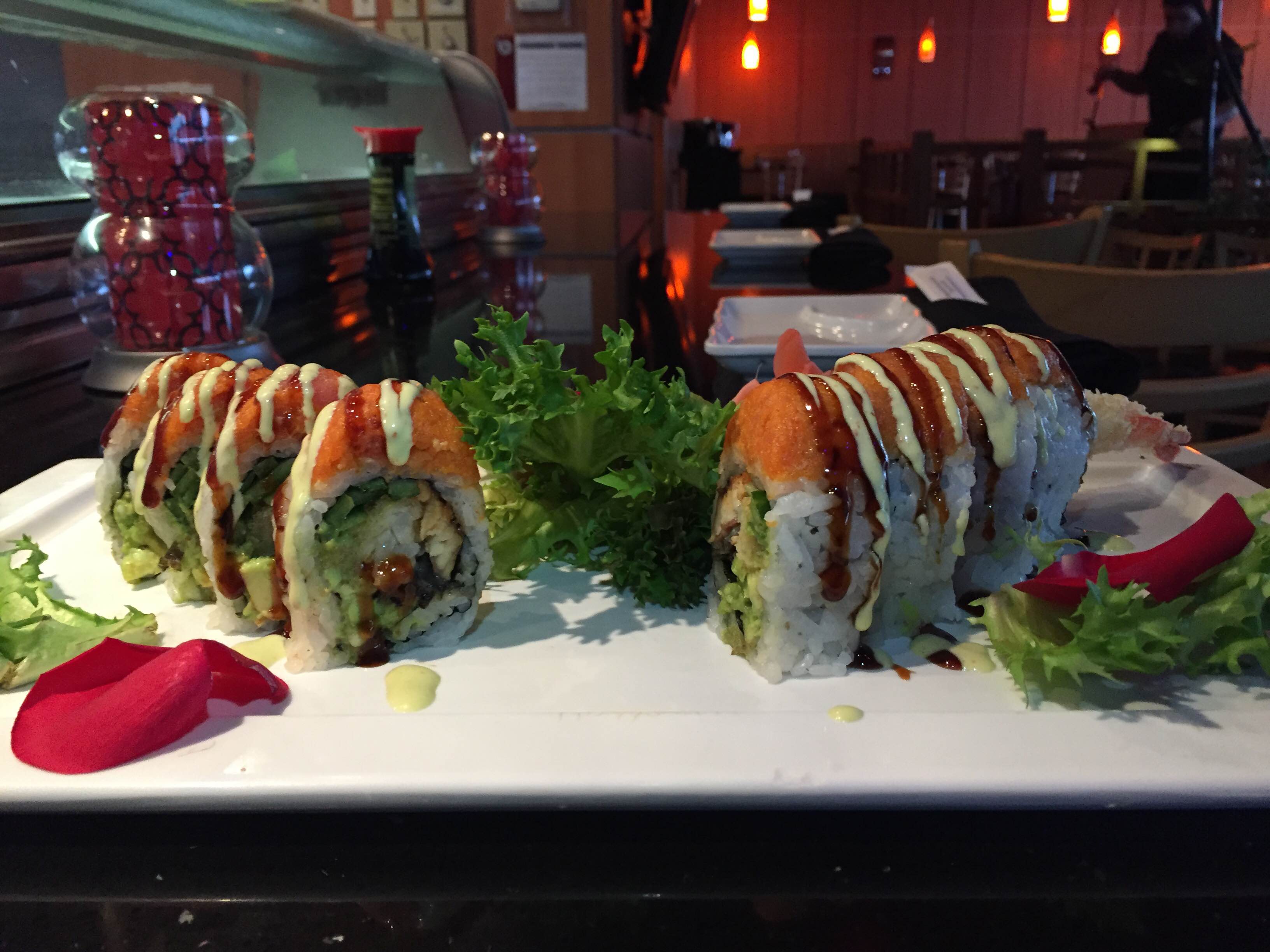 Order Hawaiian Roll food online from Shinto Japanese Steakhouse & Sushi Lounge store, Naperville on bringmethat.com
