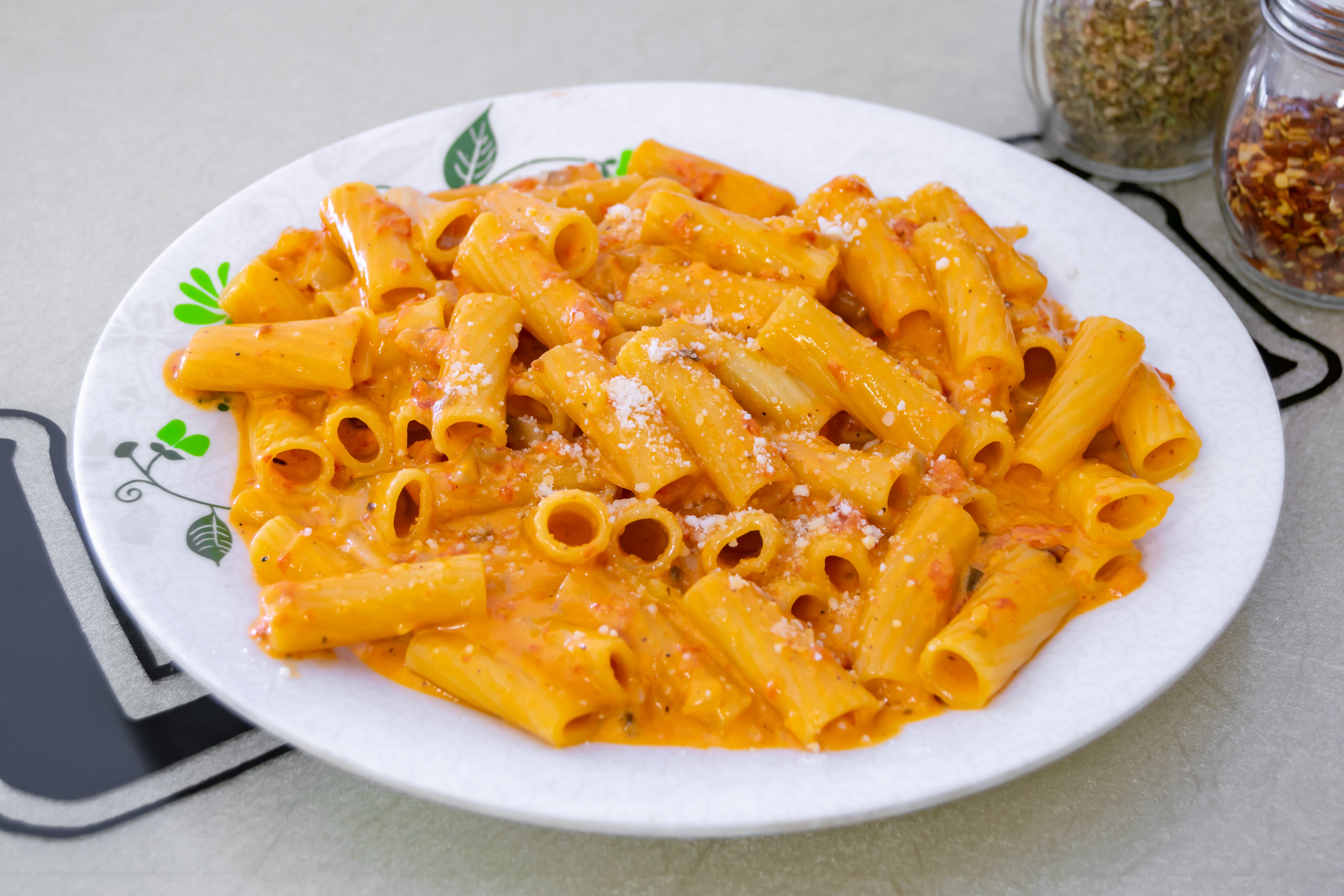 Order Rigatoni with Vodka - Pasta food online from Luigi New York Style Pizza store, South Plainfield on bringmethat.com