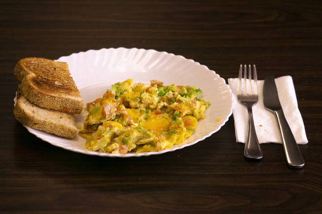 Order Veggie Omelet food online from Judys Cafe store, San Diego on bringmethat.com