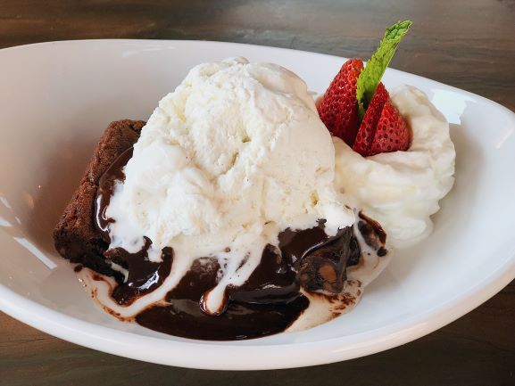 Order Brownie Sundae food online from Sedona Taphouse store, Colonial Heights on bringmethat.com