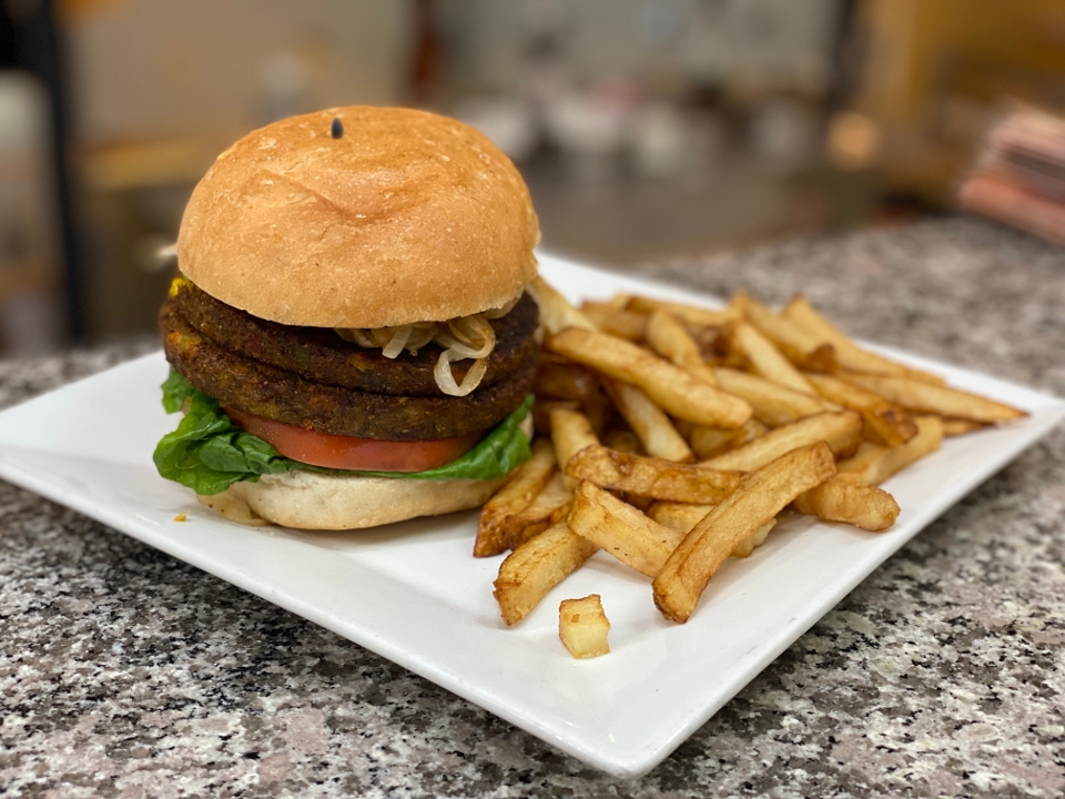 Order VEGGIE BURGER food online from Meeting Street Cafe store, Providence on bringmethat.com