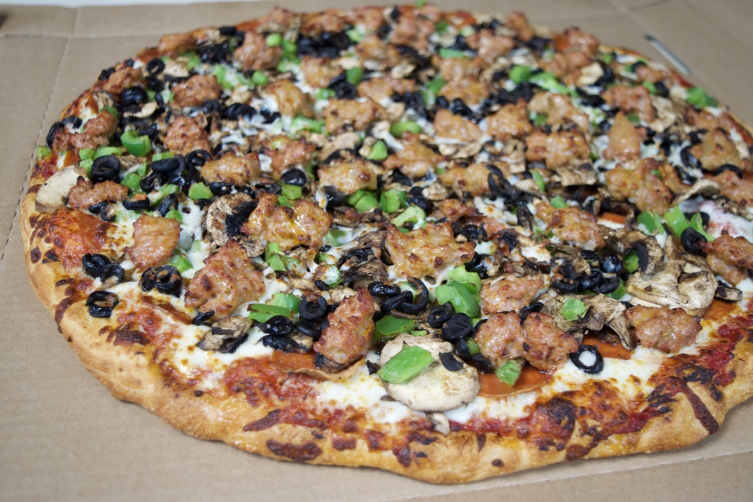 Order Supreme Pizza food online from Fast Pizza Delivery store, Mountain View on bringmethat.com