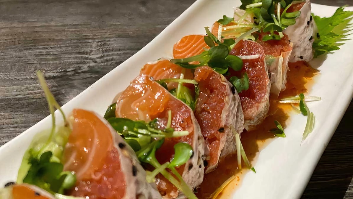 Order Sashimi Roll food online from Izumi Japanese Steak House & Sushi Bar store, Windsor Locks on bringmethat.com