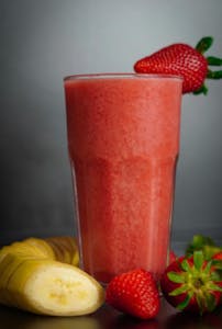 Order Strawberry Banana Smoothie food online from Goodlyfe store, Belleville on bringmethat.com