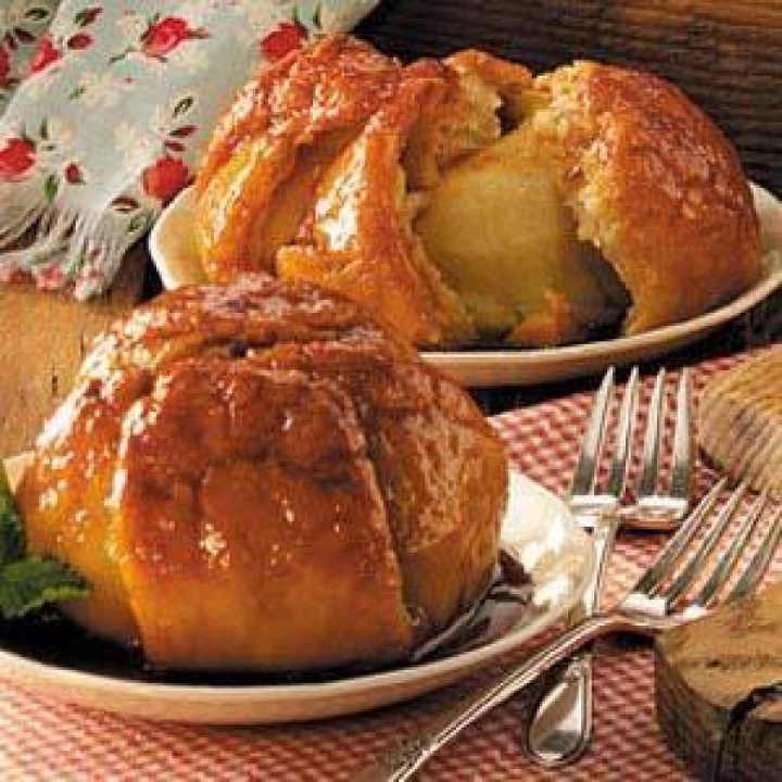 Order Apple Carmel Dumplings (2) food online from Captain’s Curbside Seafood store, Trappe on bringmethat.com