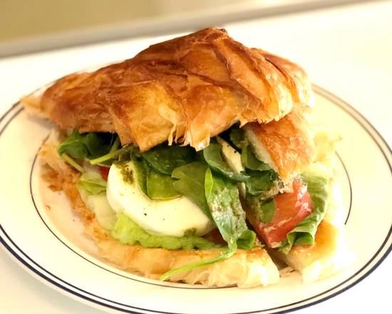Order Caprese Sandwich (Vegetarian) food online from Alameda Bagels And Donuts store, Alameda on bringmethat.com
