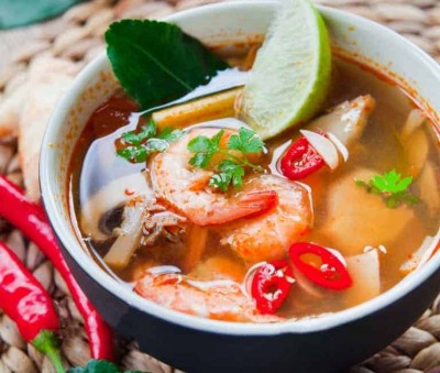 Order SE4. Tum Yum Seafood Soup food online from Pho Vieng store, Fort Worth on bringmethat.com