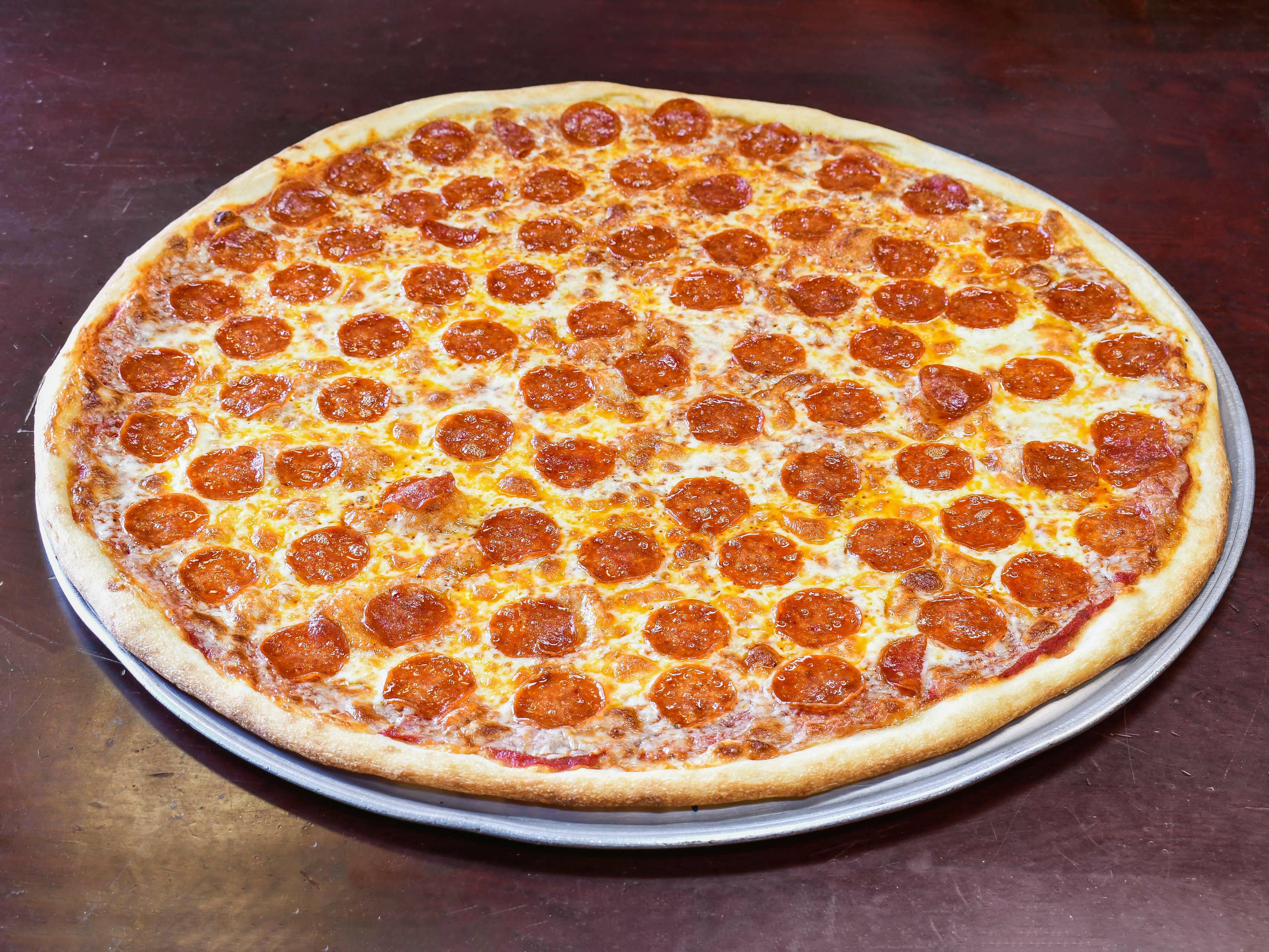 Order Pepperoni Pizza food online from Fernanda's NY Pizza store, Studio City on bringmethat.com