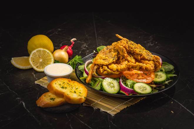 Order Soft Shell Crab Salad food online from Big Ez Seafood & Oyster store, Kenner on bringmethat.com