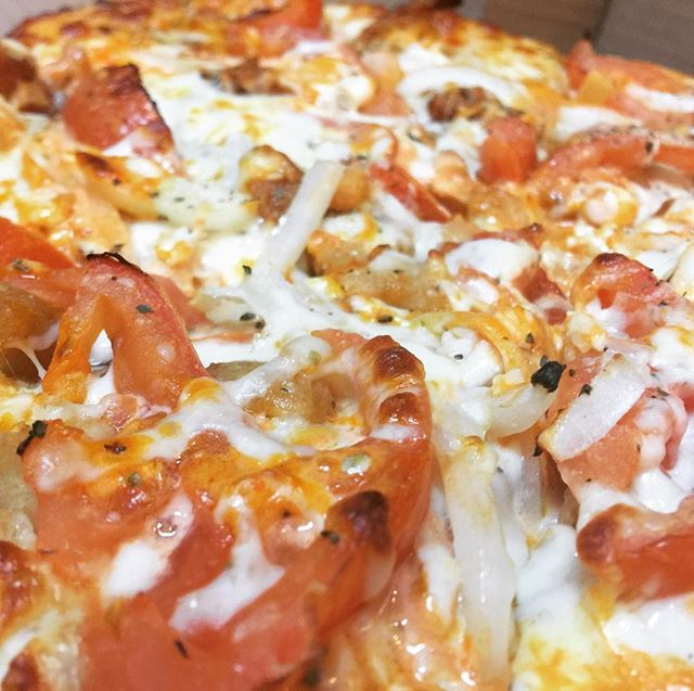 Order Buffalo Chicken Specialty Pizza food online from Husky Pizza store, Coventry on bringmethat.com