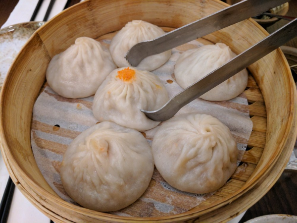 Order 6 Pieces Steamed Crabmeat Xiao Long Bao food online from Excellent Dumpling House store, New York on bringmethat.com