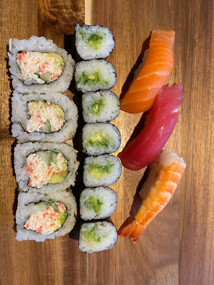 Order Bit of Sushi food online from Bittyfish Sushi store, Lynnwood on bringmethat.com
