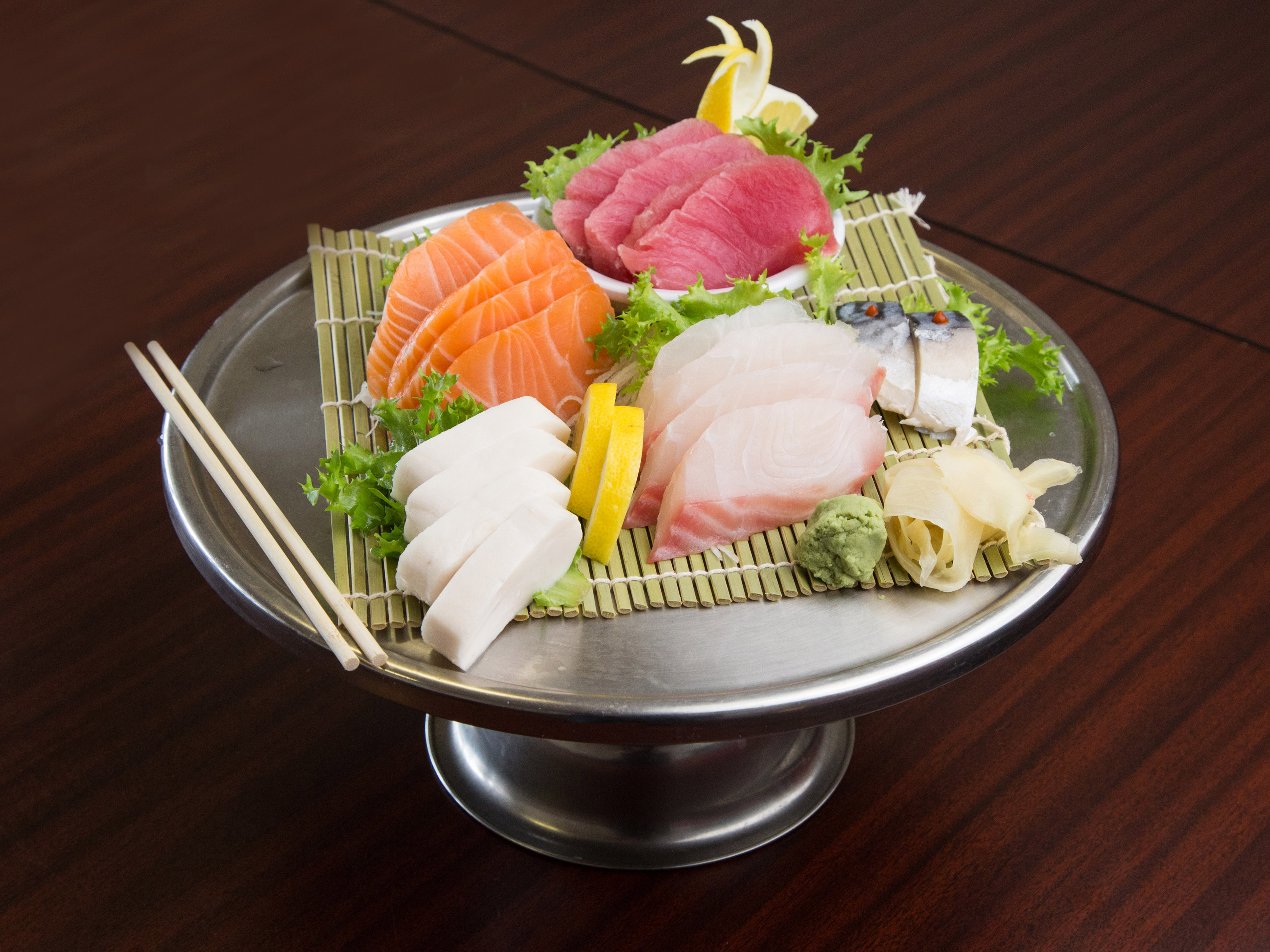 Order Sashimi Dinner food online from Sushi King Asian Fusion store, Columbus on bringmethat.com