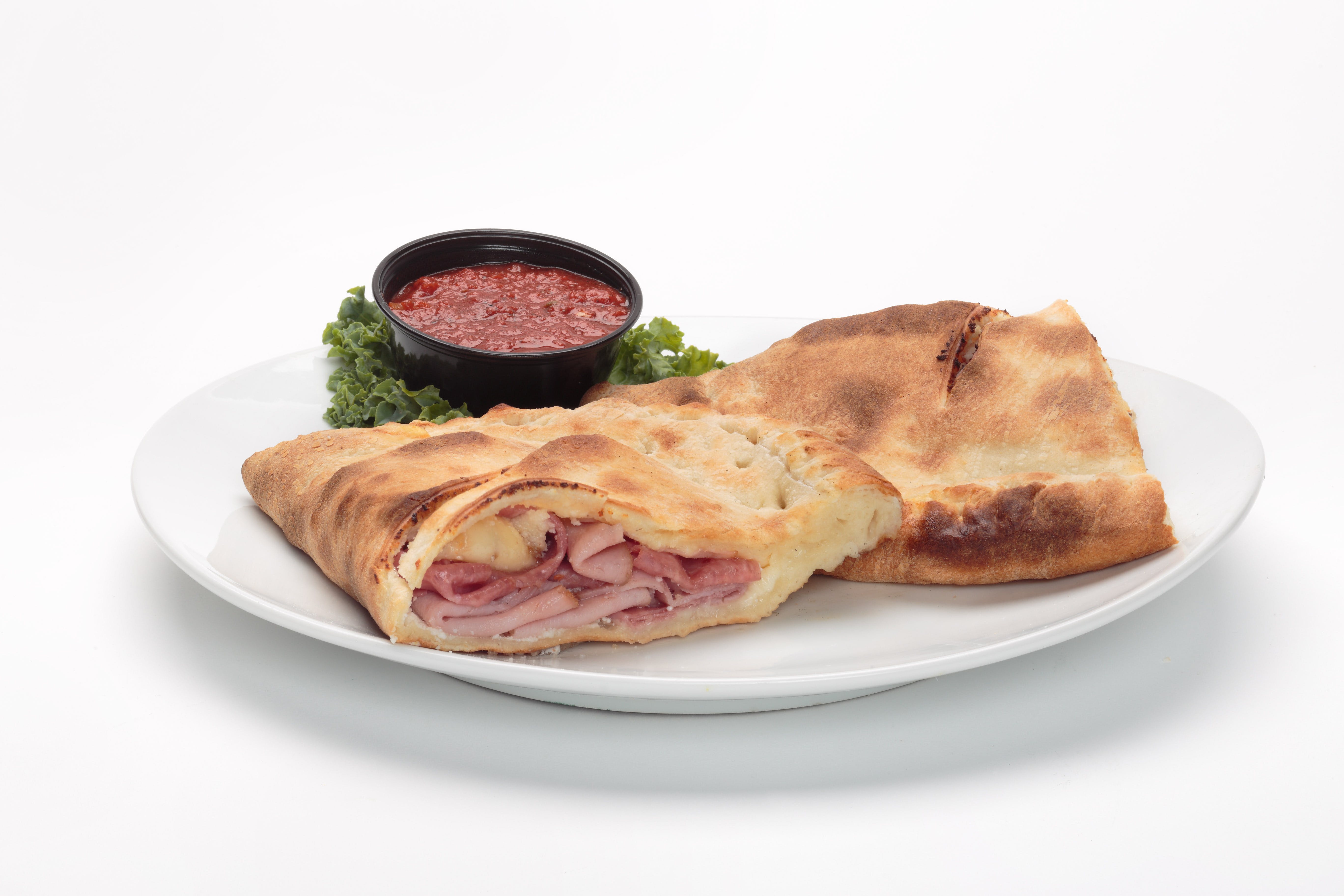 Order Traditional Calzone - Calzone food online from Oggi Sports | Brewhouse | Pizza store, Garden Grove on bringmethat.com