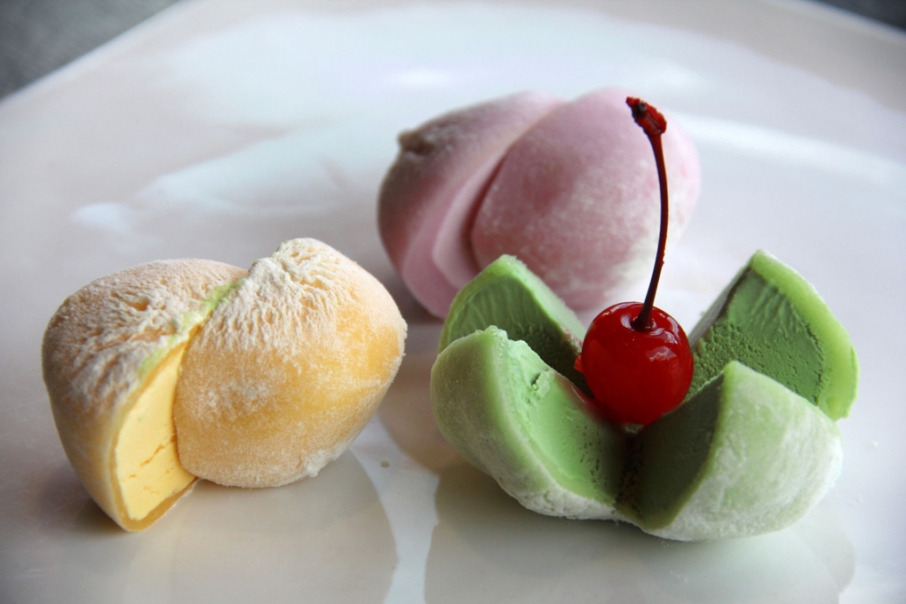 Order Mochi Ice Cream food online from Mizu Japanese Restaurant store, Niles on bringmethat.com