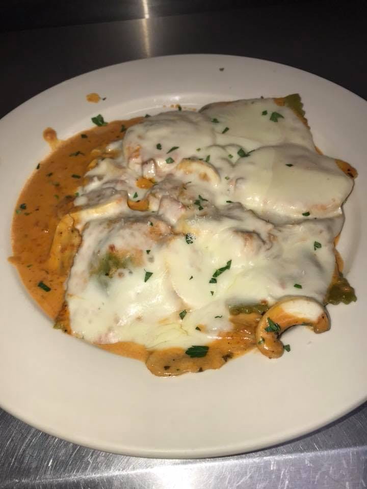 Order Baked Ravioli - Baked Pasta food online from Frank's Pizza store, Hopatcong on bringmethat.com