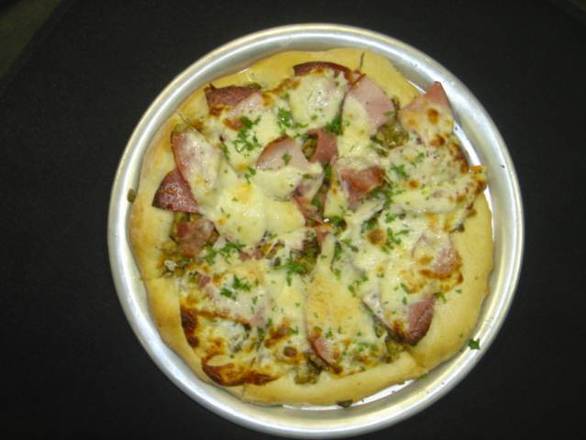 Order 10" Muffuletta Pizza food online from The Quarter Bar & Grill store, Addison on bringmethat.com
