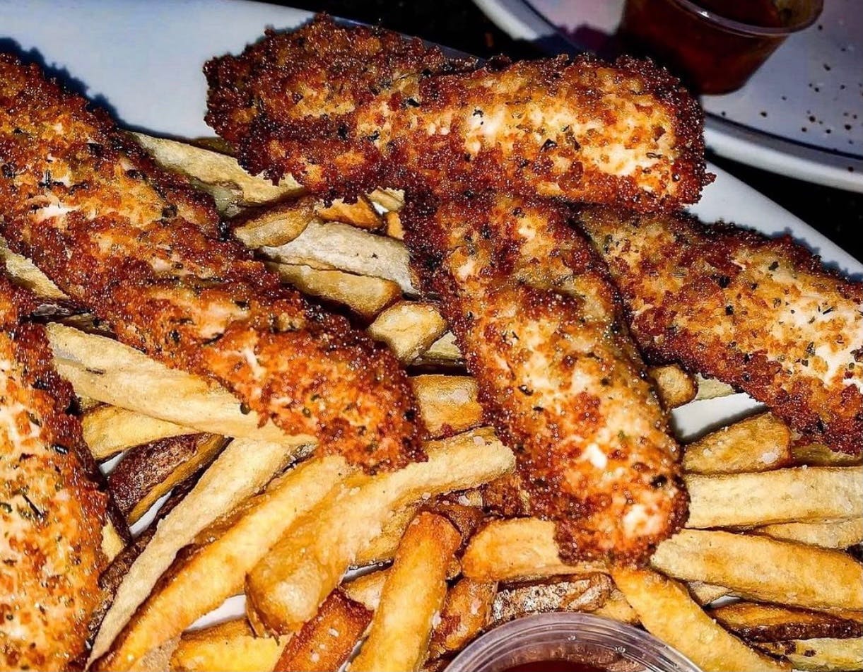 Order Fried Mozzarella Sticks - Appetizer food online from Old Town Pub store, Chicago on bringmethat.com
