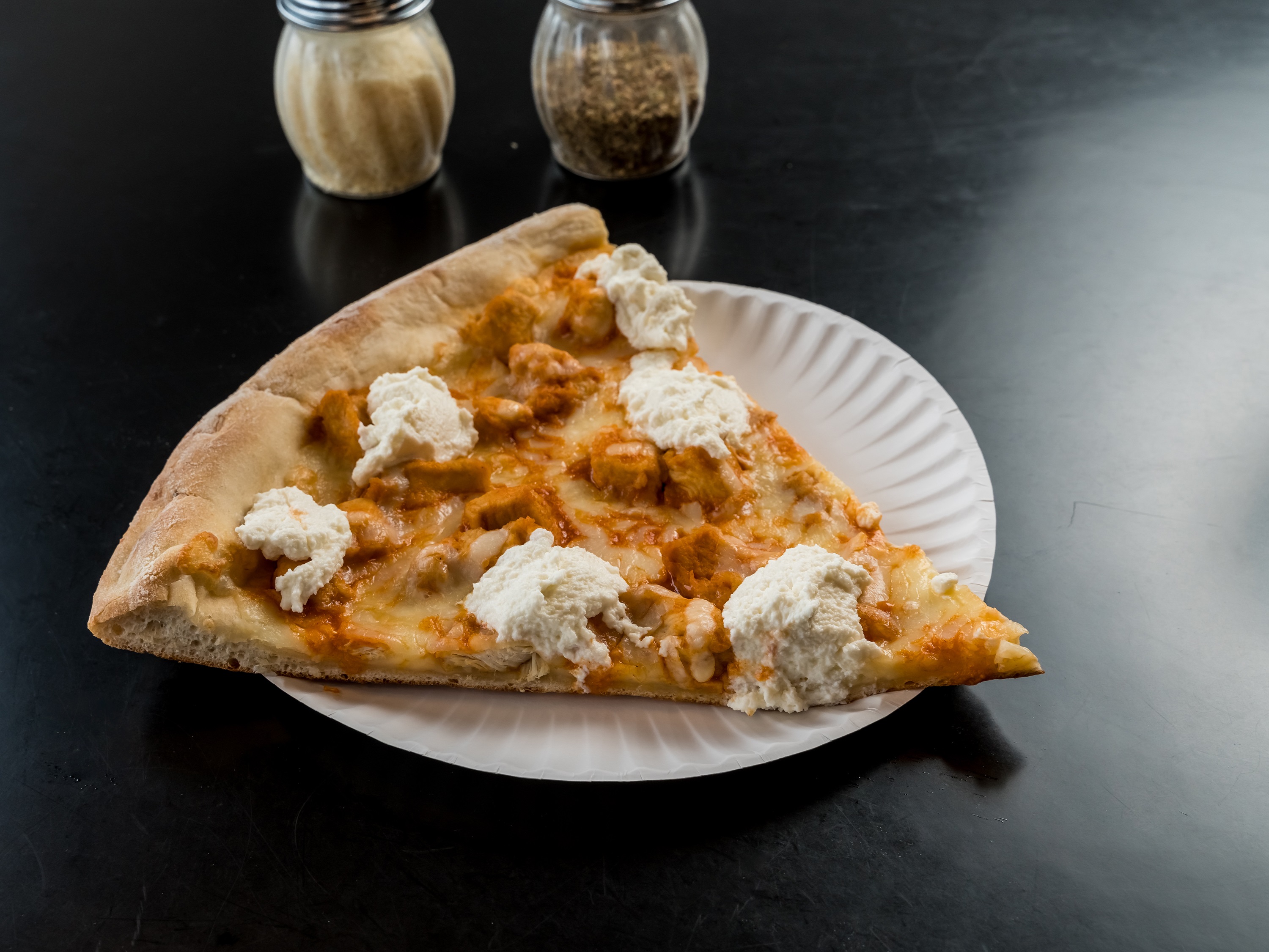 Order Buffalo Chicken Pizza food online from Rosario's Pizzeria store, Seaford on bringmethat.com