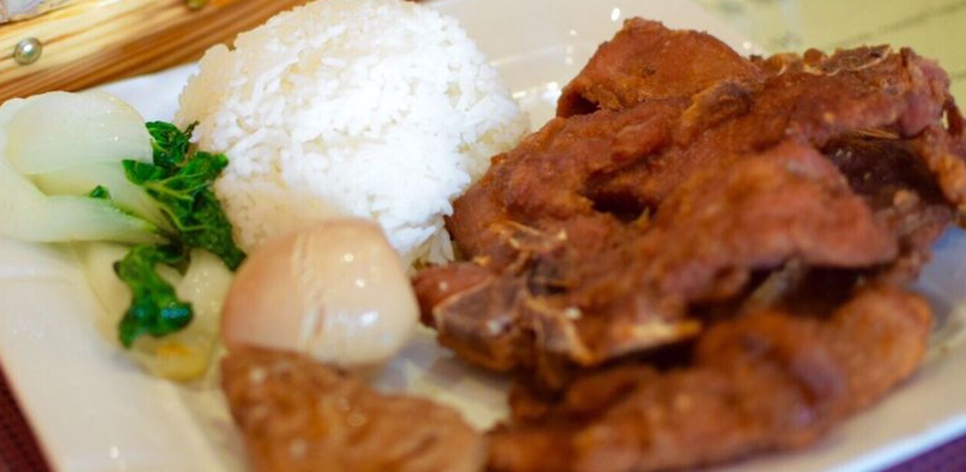 Order 排饭 Garlic Pork Chop Over Rice food online from Spices 3 store, Oakland on bringmethat.com