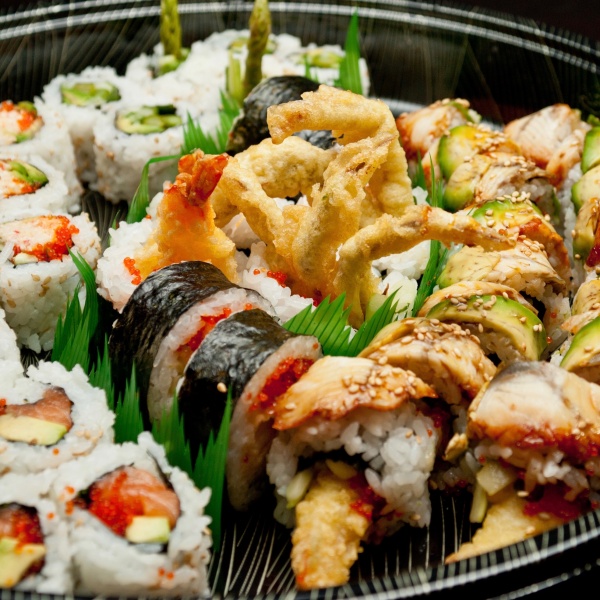 Order Dragon Platter food online from I Love Sushi on Lake Union store, Seattle on bringmethat.com