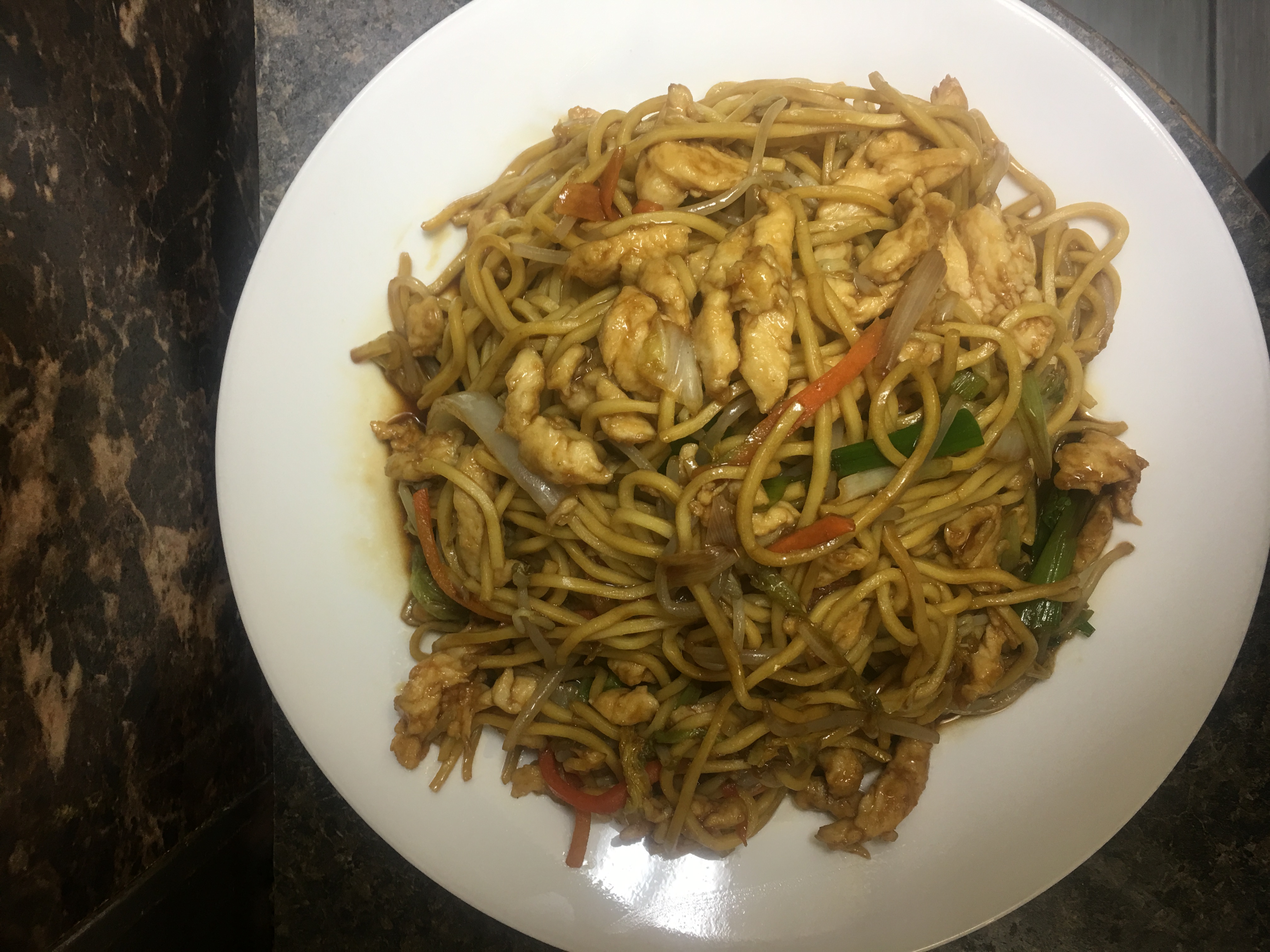 Order 39. Chicken Lo Mein food online from Thai-Nese Fusion store, Lyndhurst on bringmethat.com