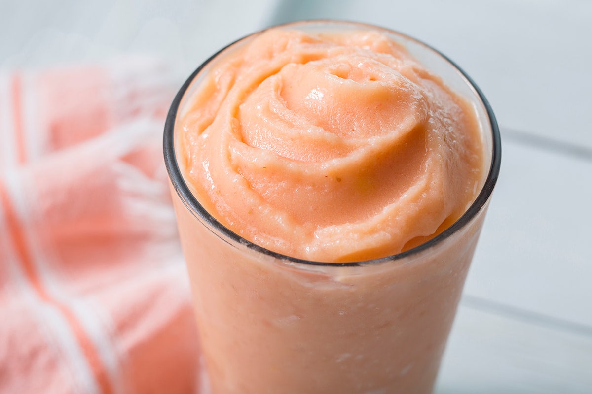 Order Goin' Guava Smoothie food online from Kneaders Bakery & Cafe store, Chandler on bringmethat.com
