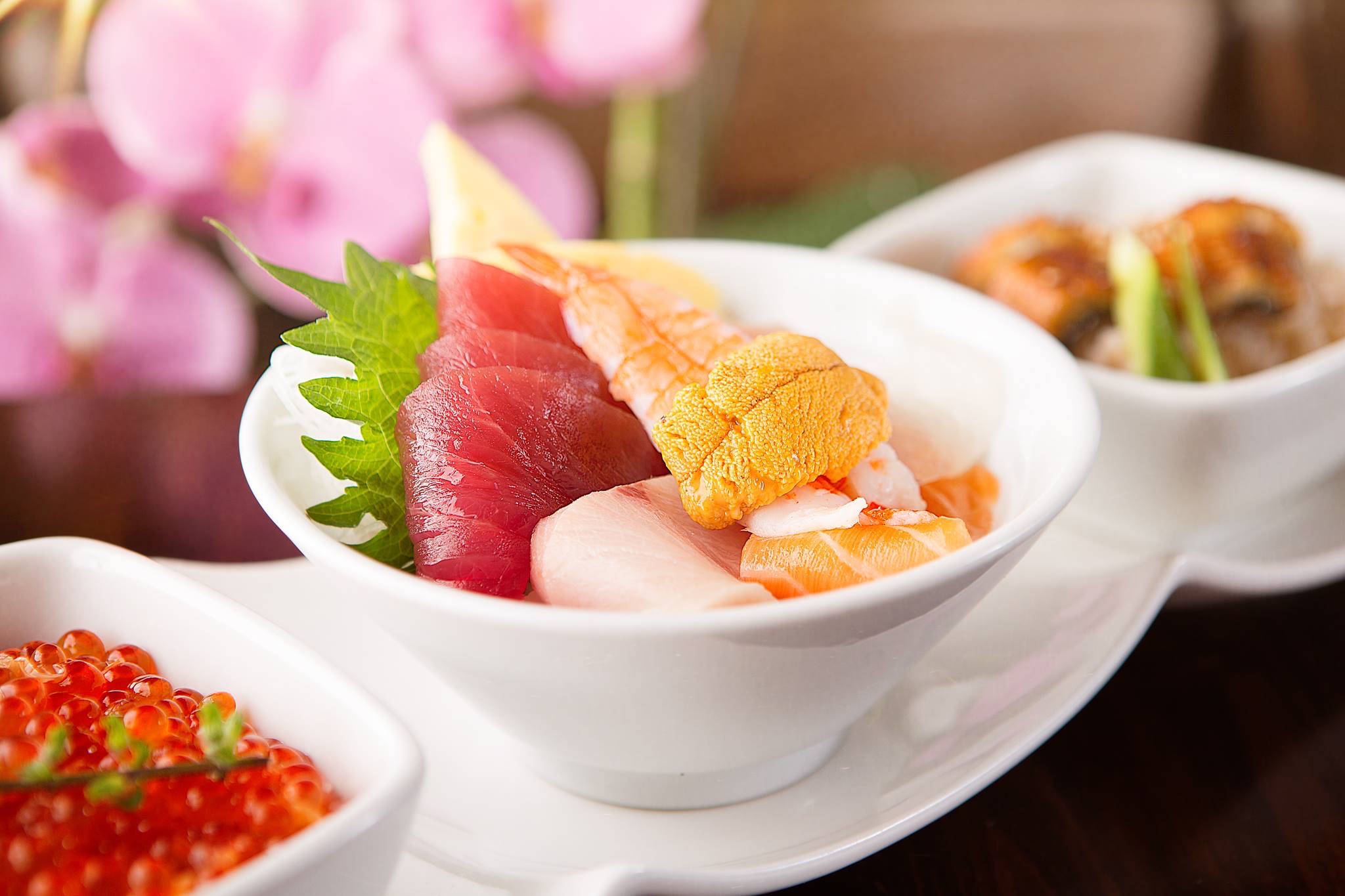 Order Chirashi Dinner food online from Kanpai Japanese Sushi Bar and Grill store, Los Angeles on bringmethat.com